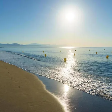 In Near Beaches شقة توريمولينوس